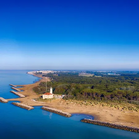 Comfort And Calm In Near The Sea Бібіоне